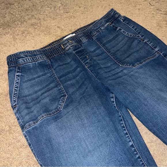 Lane Bryant Mid Rise Boyfriend Jogger Jeans Pull On Medium Wash Size 20 - Picture 2 of 13
